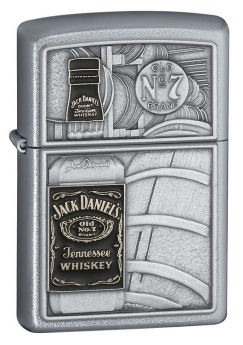 Jack Daniel’i pudeliga, satiinkroom tulemasin