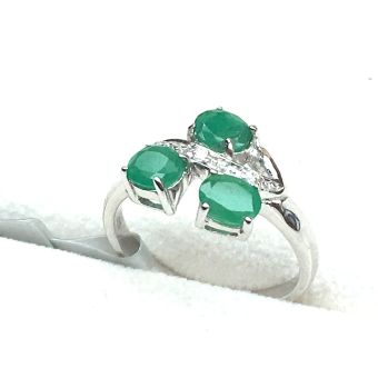 Hõbesõrmus-925/eme 2.40g